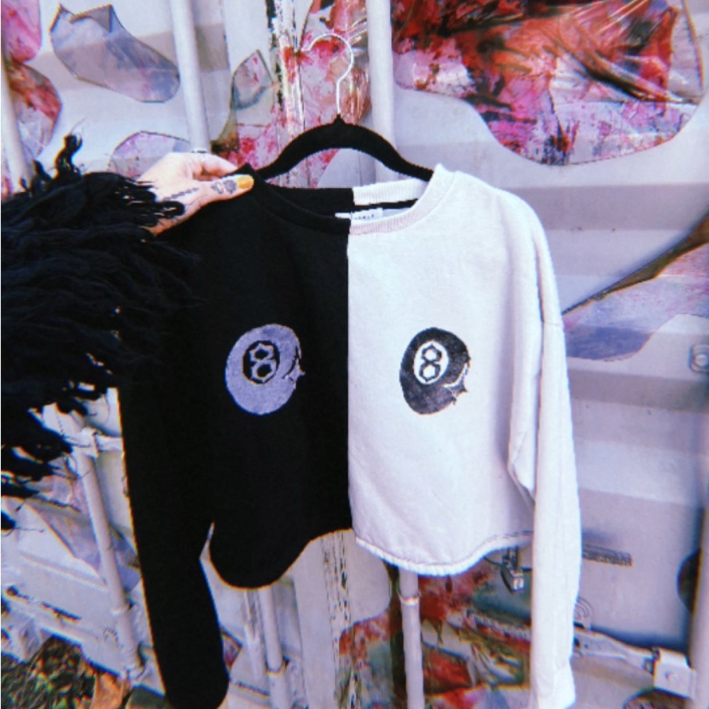 🎱👄🎱